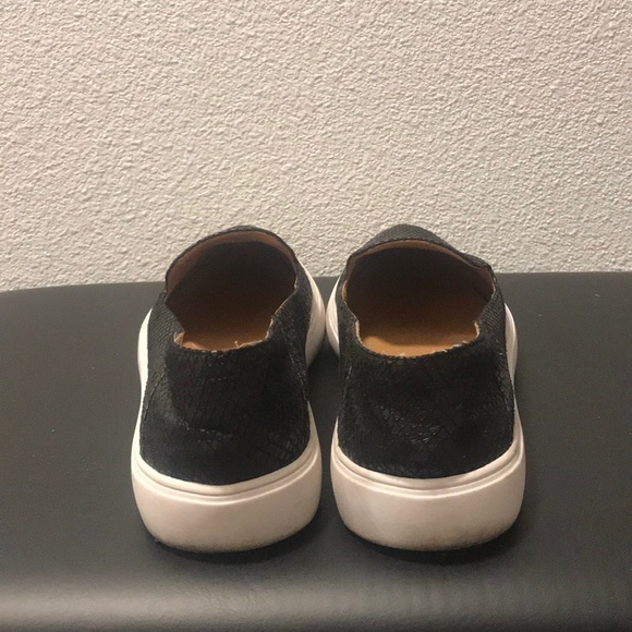 Closed-toed fashion loafers - Picture 4 of 4